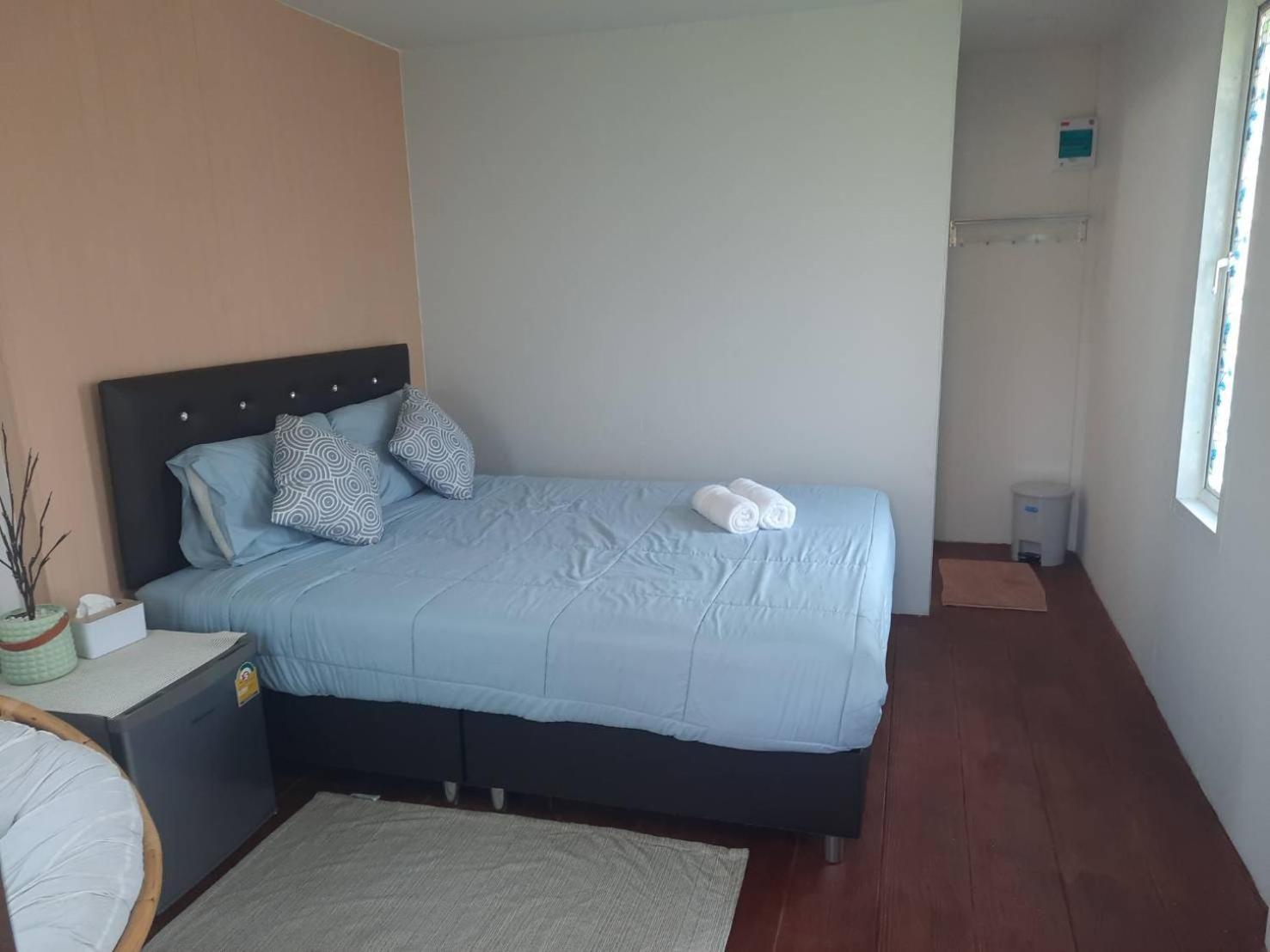 Apartamento Homlomchomsuan หอมลมชมสวน Ban Mai  Habitación foto